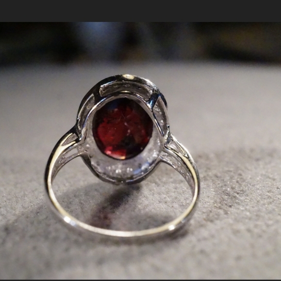 Garnet and white topaz ring, size 8.5 ring in 925 sterling silver - Picture 4 of 6